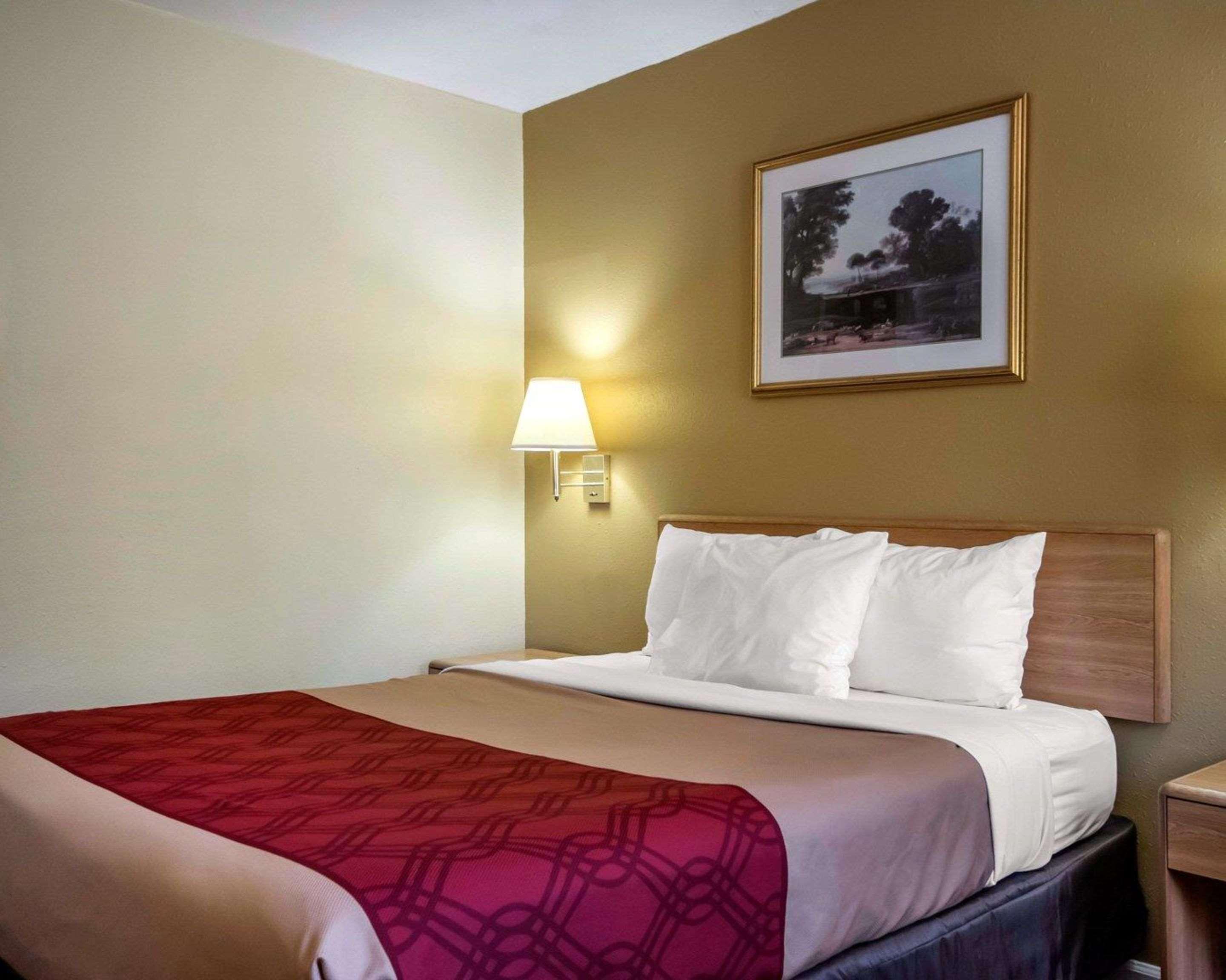 Econo Lodge Erlanger - Cincinnati Airport Exterior photo